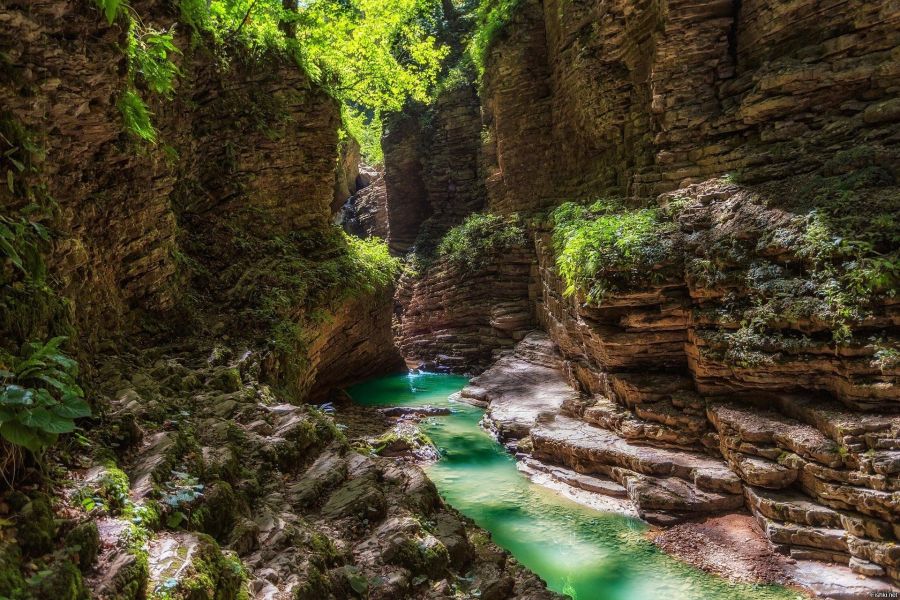 Лаго-Наки: Большая Азишская пещера и Водопады Руфабго