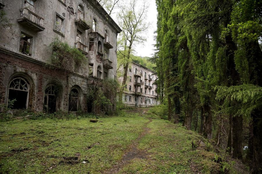 Затерянная Абхазия: города-призраки, водопад Великан, Новый Афон, Гагра, о. Рица